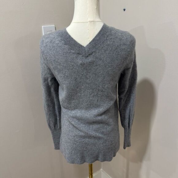 Halogen Gray V-Neck Sweater - Picture 2 of 4